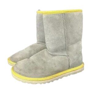 UGG Limited Edition Grey and yellow trimmed winter boots women’s size 6